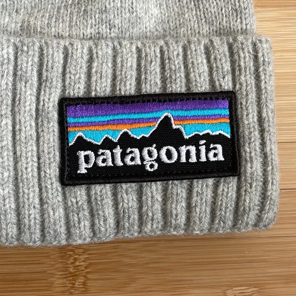 Brand New Patagonia Brodeo Beanie Recycled Wool Drifter Grey Logo Hat Ski Hike - Picture 4 of 15